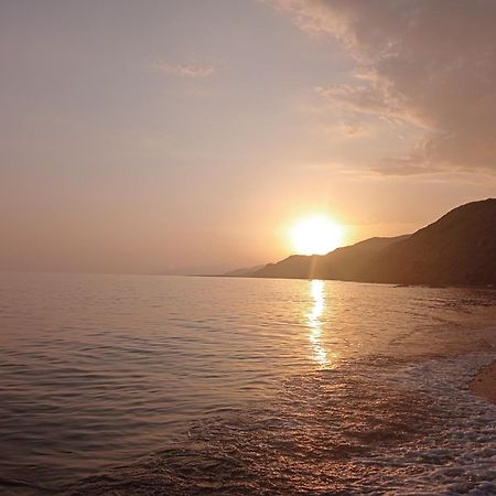 הוילה אדרה Vistas Al Mar מראה חיצוני תמונה
