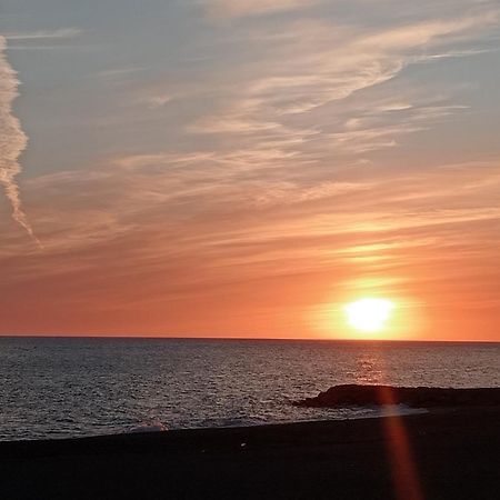 הוילה אדרה Vistas Al Mar מראה חיצוני תמונה