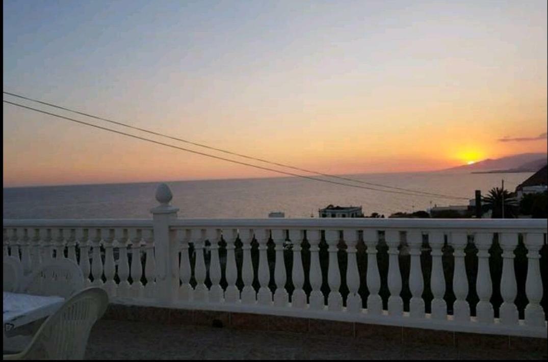 הוילה אדרה Vistas Al Mar מראה חיצוני תמונה