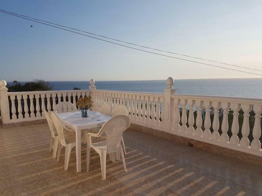הוילה אדרה Vistas Al Mar מראה חיצוני תמונה